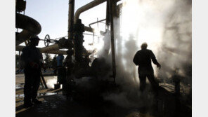 美, 이란 제재 전면 복원…블룸버그 “韓,석유거래금지 제외될 듯”