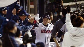 3타점에도 못 웃은 최주환, 3타점으로 비로소 웃다