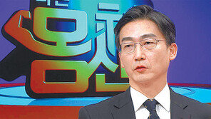 이국종 교수 “헬기서 랜턴 비춰 응급수술하는 현실”