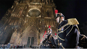 獨-佛 정상, 일주일간 4차례 함께하며 평화 불밝힌다