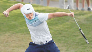 ‘필드의 괴짜’ 디섐보, 시즌 마수걸이 우승