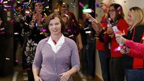 7731억원 美파워볼 주인공 “잃어버렸던 복권이 잭팟”