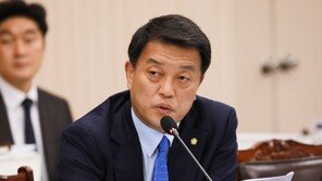 피로한 청와대…직원 초과근무시간 합계 ‘매월 1만시간’ 육박