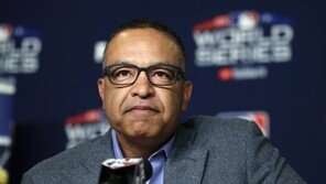 다저스, 로버츠 감독과 4년 계약 연장 합의