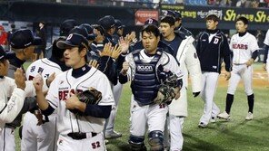 수비 흔들린 두산-홈런 없는 SK, 숙제 풀어야 할 3차전