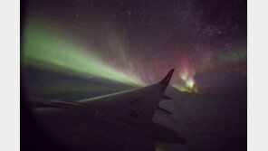 오로라를 하늘에서 본다?…80명 제한 캐나다 비행기 투어