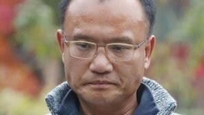 [경찰 양진호 회장 체포] 前 측근 “위디스크, ‘대포폰’으로 헤비업로더 관리”