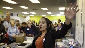 美중간선거, 화제의 원주민·성소수 당선인들