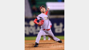 “10년 전? 아직 10년 더 남았다” 박경완 코치가 말하는 김광현