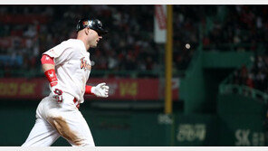 두산에 강했던 로맥, 대포 두 방으로 해결사 본능 과시