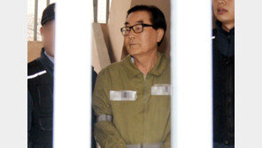 “최규호 맞죠?” 혼밥하다 끝난 8년 도피