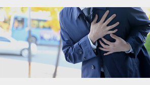 갑작스러운 가슴 통증, 급성 심근경색 의심해봐야