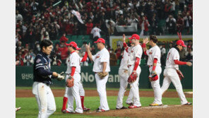 “치는 선수가 2명” 타순 변화도 쉽지 않은 두산