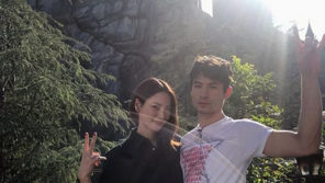 수현 감싼 에즈라 밀러, 인종차별적 질문에 발끈…“대박” 한국어도 구사