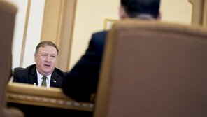 트럼프 “내년 초 김정은 만남 기대”…대화유지 속 비핵화 줄다리기