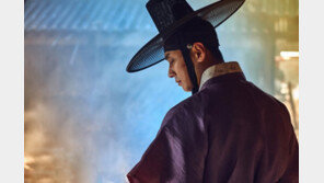 핏빛 조선 좀비물…드디어 베일벗은 ‘킹덤’