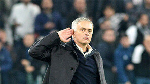 “더 크게 야유해봐” 불지른 모리뉴