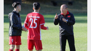 박항서의 베트남, 스즈키컵 1차전서 라오스 3-0 완파