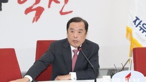 김병준 “전원책 해촉, 당 신뢰 하락·전대 혼란 안돼…전 변호사에 미안”