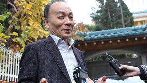 문자로 경질된 전원책 “김병준, 나를 하청업체 취급”