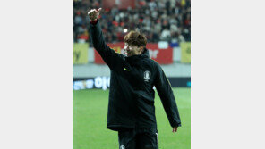 절정의 결정력 황의조, 6경기 연속골… 감바, J1 잔류 확정