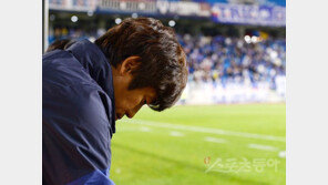 [취재파일] ‘추락한 명가’ 수원, 방향 잃은 그들은 어디로?