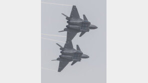 中 스텔기 젠-20, 주하이에어쇼서 첫 폭탄창 오픈 비행