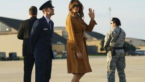 “멜라니아-이방카, ‘백악관 女 안주인’ 자리 두고 또 다시 신경전”