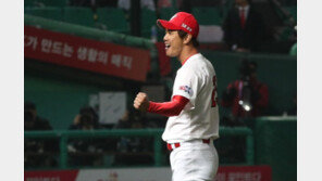 후배들 앞에서 우승반지 꺼내든 김광현, 우승 향한 의지