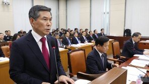 국방장관 “화살머리고지 일대 제거지뢰 4000여발 수준”