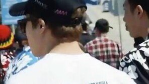 美 저명 유대인권단체 “BTS·소속사, 원폭티셔츠 사과해야” 주장