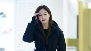 [연예현장.jpg] 세월도 비껴간다…성유리 ‘방부제 미모’