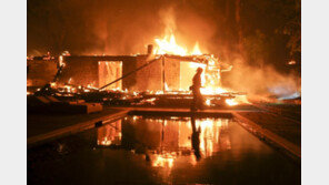 美캘리포니아 산불 강풍 타고 확산 31명 사망…LA 인근 위협