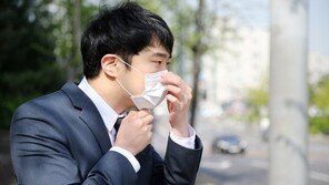 ‘미세먼지’ 주의… 가능하면 외출 삼가고 수분 충분히 섭취해야