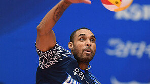 [스토리 발리볼] 한국의 정으로 아가메즈를 품어 안은 우리카드