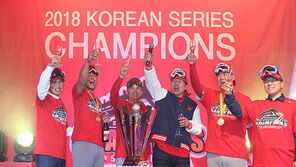 홈런왕 이승엽이 뽑은 2018 PS SK의 결정적 홈런