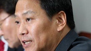 임종석 “洪 ‘귤 외 +α’ 의혹, 한국당 생각은 아닐 것…귤값은 업무추진비로”