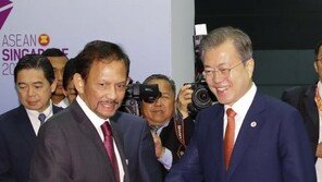 文대통령, 한·아세안 정상회의 참석…‘신남방 1주년 성과 공유’