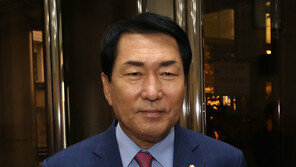 안상수 의원 “‘박근혜 가짜뉴스’ 처벌해달라” 고발장 제출