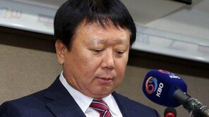 국감 굴욕, 총재 압박…선동열 사퇴로 내몰았다