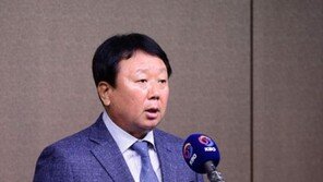 KBO 사무총장 “정운찬, 선동열 사퇴 만류…나가는 문까지 막았다” 