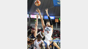 전자랜드 정효근, 비저비터로 치열한 승부에 마침표 찍다