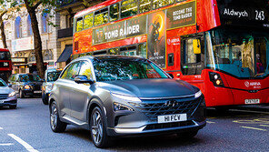 런던 스모그 빨아들여 물만 배출… “넥쏘, 굿!”