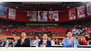 ‘전원책 사태’로 한국당 비대위 주춤하니…당권경쟁·계파갈등 수면위로