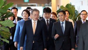 文대통령, 싱가포르 GS 건설현장서 “자부심·책임감 가져달라”