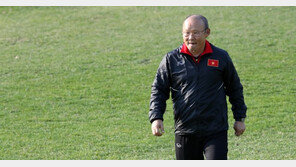 박항서의 베트남, 말레이시아 2-0 제압…스즈키컵 2연승
