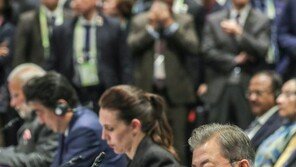 文대통령 “아세안 정상들 한반도 평화 자신 문제로 여겨 감격”