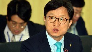 민주당 “한국당, 가짜뉴스 공급…김성태 직접 사과하라”
