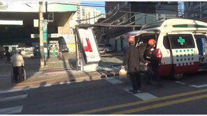 정차 시내버스 급돌진해 11중 추돌사고…우발적 주행 추정