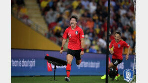 황의조, 호주전 선제골에…“최고의 골잡이, 그림 같은 슛” 칭찬 세례